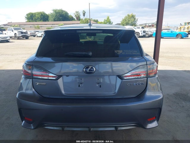 JTHKD5BH1F2212009 Lexus CT 200H