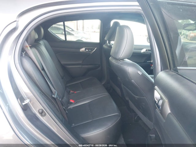 JTHKD5BH1F2212009 Lexus CT 200H