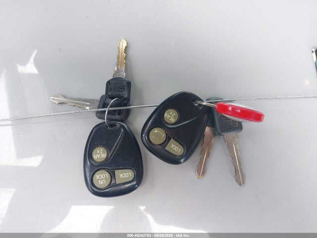 45242763 :رقم المزاد ، 1GKEC13R9XJ736876 vin ، 1999 Gmc Yukon Sle مزاد بيع