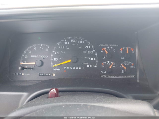 45242763 :رقم المزاد ، 1GKEC13R9XJ736876 vin ، 1999 Gmc Yukon Sle مزاد بيع