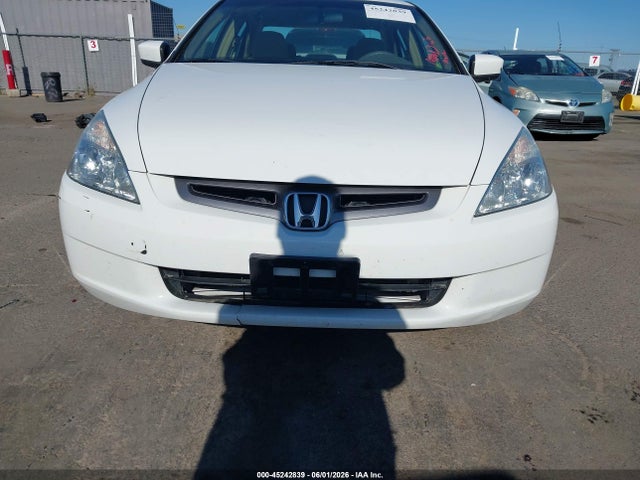 45242839 :رقم المزاد ، 1HGCM56495A139703 vin ، 2005 Honda Accord 2.4 Lx مزاد بيع