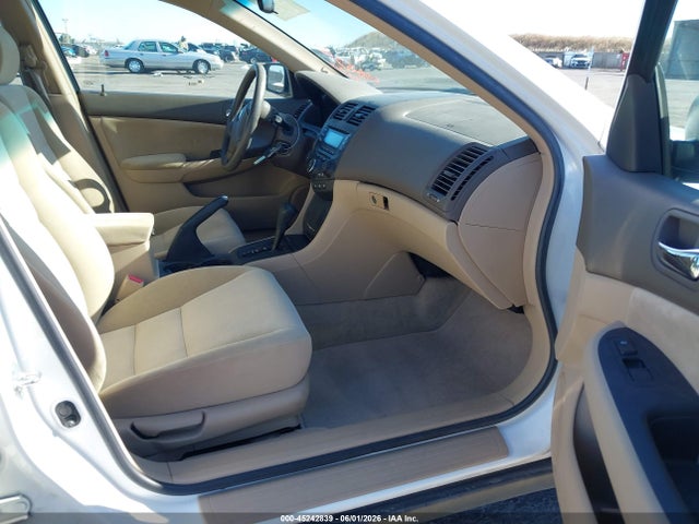 45242839 :رقم المزاد ، 1HGCM56495A139703 vin ، 2005 Honda Accord 2.4 Lx مزاد بيع
