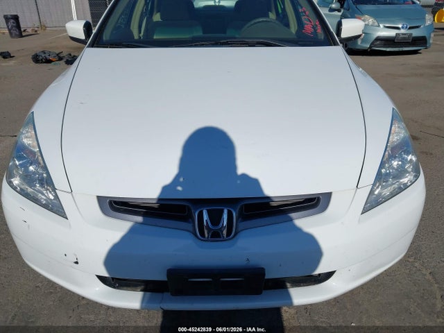 45242839 :رقم المزاد ، 1HGCM56495A139703 vin ، 2005 Honda Accord 2.4 Lx مزاد بيع
