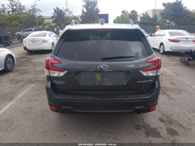 JF2SKAJC8MH481318 Subaru Forester Premium