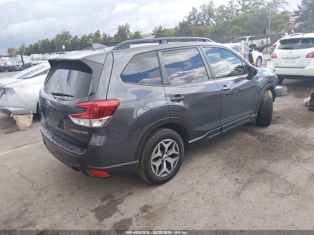 45242928 :رقم المزاد ، JF2SKAJC8MH481318 vin ، 2021 Subaru Forester Premium مزاد بيع