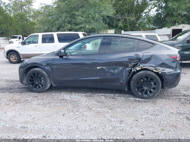 Продажа на аукционе авто 2024 Tesla Model Y Long Range Dual Motor All-wheel Drive, vin: 7SAYGDEE7RF034139, номер лота: 45242953
