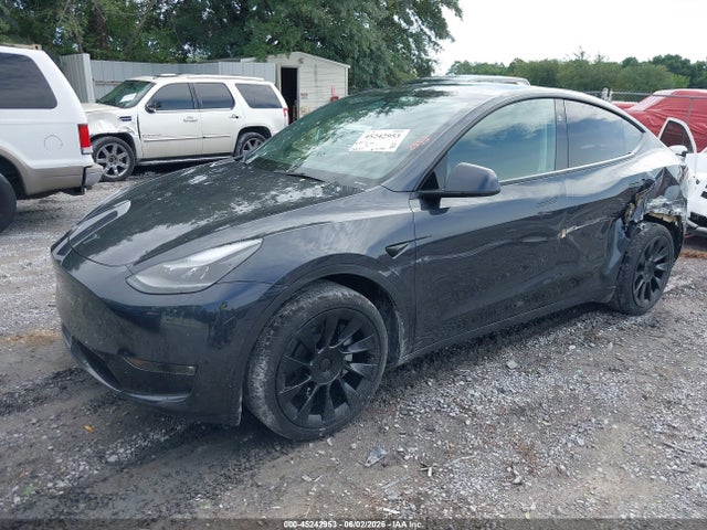 Продажа на аукционе авто 2024 Tesla Model Y Long Range Dual Motor All-wheel Drive, vin: 7SAYGDEE7RF034139, номер лота: 45242953