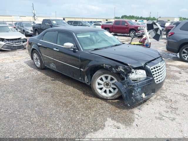 45242962 :رقم المزاد ، 2C3CA5CV0AH330656 vin ، 2010 Chrysler 300 Touring/signature Series/executive Series مزاد بيع