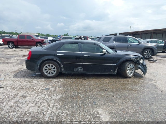 45242962 :رقم المزاد ، 2C3CA5CV0AH330656 vin ، 2010 Chrysler 300 Touring/signature Series/executive Series مزاد بيع
