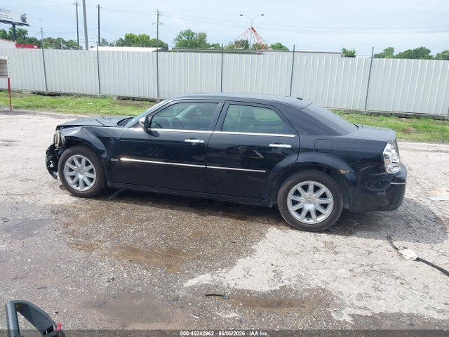 45242962 :رقم المزاد ، 2C3CA5CV0AH330656 vin ، 2010 Chrysler 300 Touring/signature Series/executive Series مزاد بيع