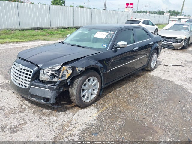 45242962 :رقم المزاد ، 2C3CA5CV0AH330656 vin ، 2010 Chrysler 300 Touring/signature Series/executive Series مزاد بيع