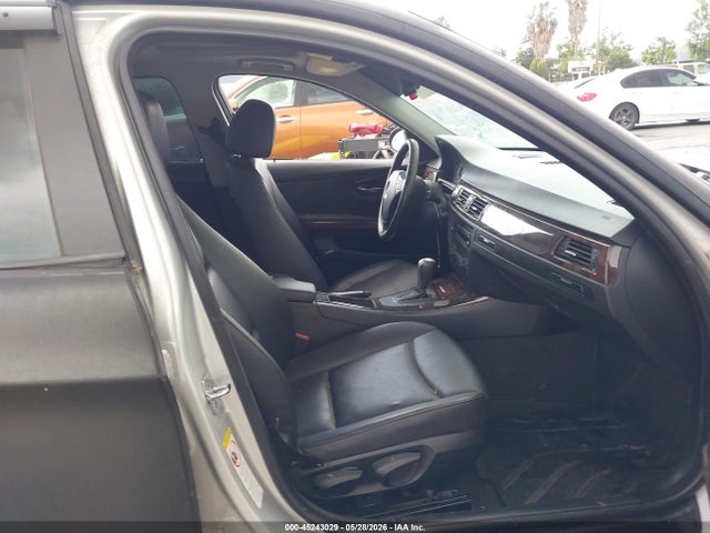 2006 Bmw 325i მანქანა იყიდება აუქციონზე, vin: WBAVB13506K001530, აუქციონის ნომერი: 45243029