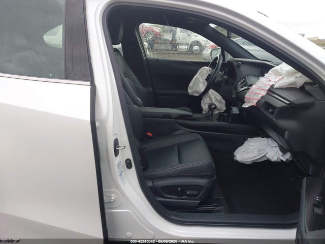 Lexus UX 250H 2020 JTHX9JBH0L2033360 Image 5