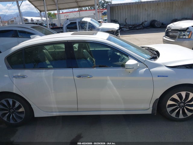 JHMCR6F76HC026752 Honda Accord Hybrid Touring
