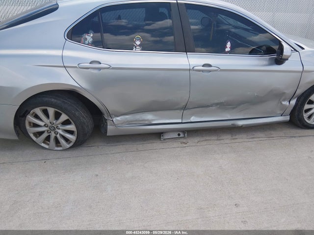 Toyota CAMRY LE 2018 4T1B11HKXJU641616 Image 17