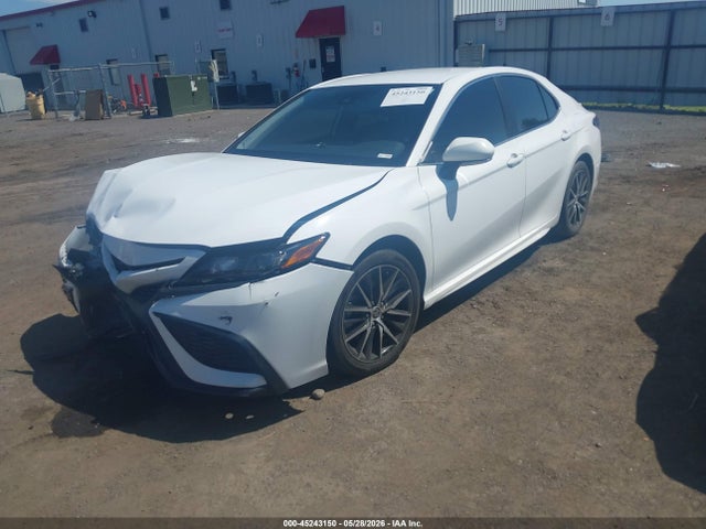 45243150 :رقم المزاد ، 4T1G11AK8NU669470 vin ، 2022 Toyota Camry Se مزاد بيع