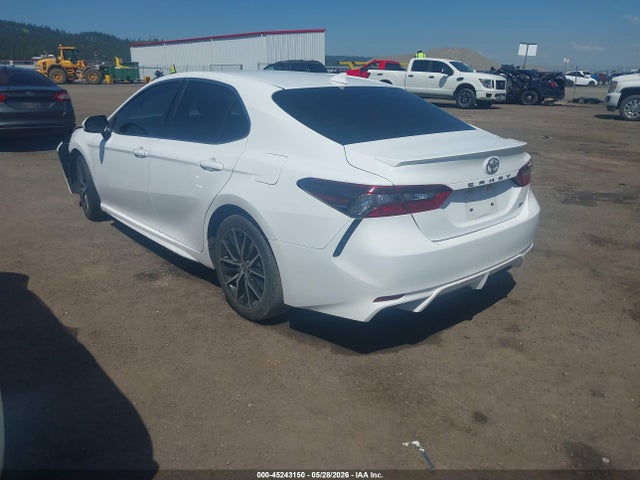 45243150 :رقم المزاد ، 4T1G11AK8NU669470 vin ، 2022 Toyota Camry Se مزاد بيع