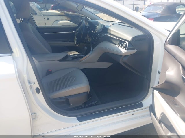 45243150 :رقم المزاد ، 4T1G11AK8NU669470 vin ، 2022 Toyota Camry Se مزاد بيع