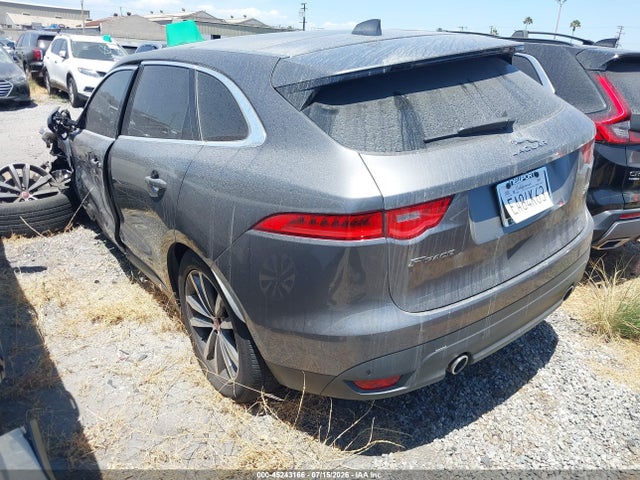 Jaguar F-pace 35t Prestige 2017 SADCK2BV7HA063182 Image 3