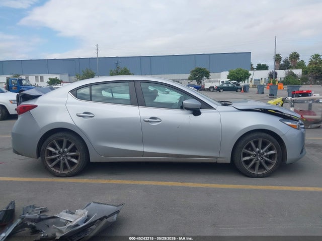 3MZBN1V32JM207732 Mazda Mazda3 Touring