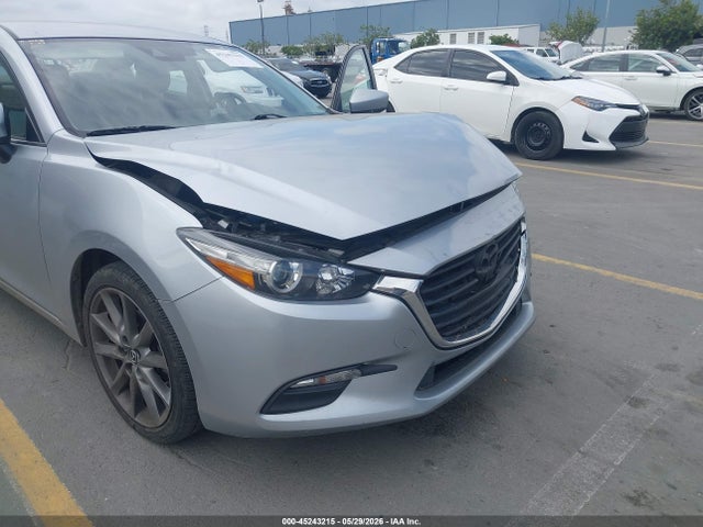3MZBN1V32JM207732 Mazda Mazda3 Touring