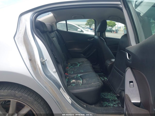 3MZBN1V32JM207732 Mazda Mazda3 Touring