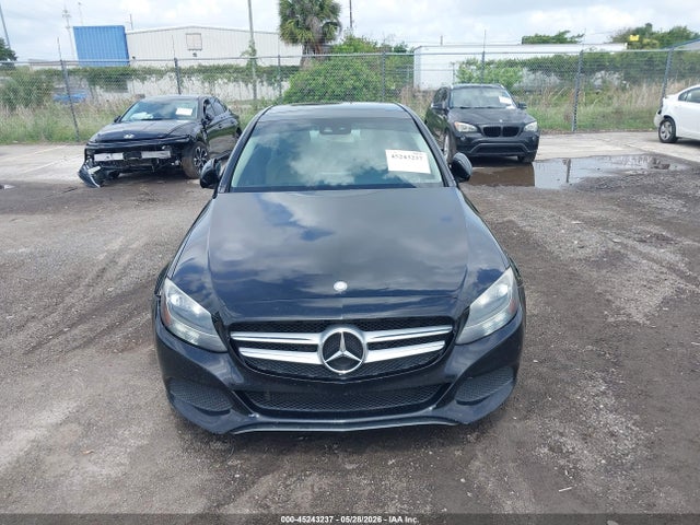 45243237 :رقم المزاد ، WDDWF4JB1HR253230 vin ، 2017 Mercedes-benz C 300 مزاد بيع