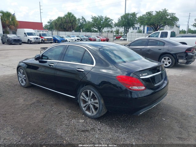 45243237 :رقم المزاد ، WDDWF4JB1HR253230 vin ، 2017 Mercedes-benz C 300 مزاد بيع