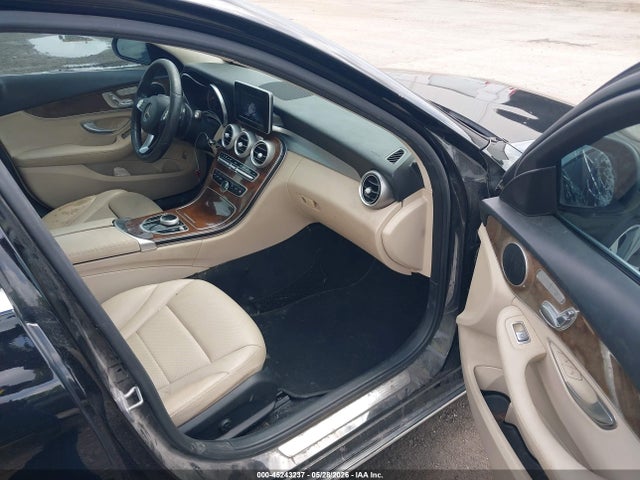 45243237 :رقم المزاد ، WDDWF4JB1HR253230 vin ، 2017 Mercedes-benz C 300 مزاد بيع