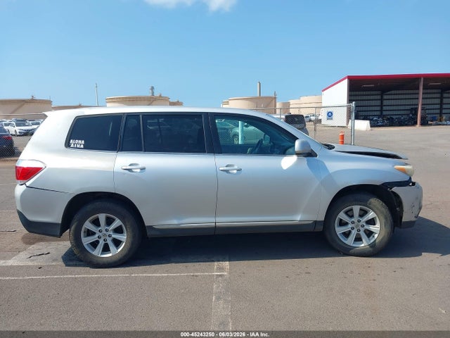 2013 Toyota Highlander Base Plus მანქანა იყიდება აუქციონზე, vin: 5TDZA3EH0DS031577, აუქციონის ნომერი: 45243250