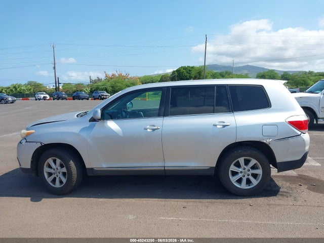 2013 Toyota Highlander Base Plus მანქანა იყიდება აუქციონზე, vin: 5TDZA3EH0DS031577, აუქციონის ნომერი: 45243250