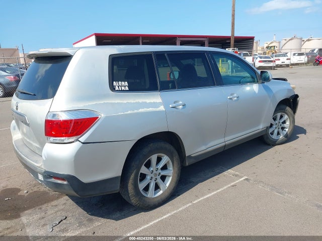 2013 Toyota Highlander Base Plus მანქანა იყიდება აუქციონზე, vin: 5TDZA3EH0DS031577, აუქციონის ნომერი: 45243250