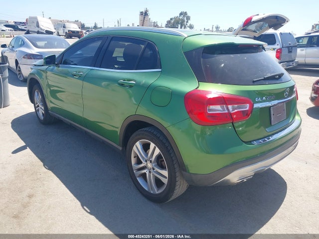 WDCTG4GB5HJ310104 Mercedes-Benz Gla 250 4matic