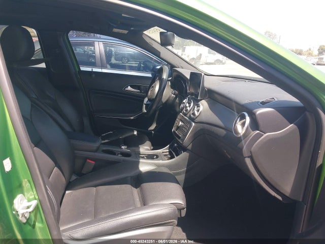 WDCTG4GB5HJ310104 Mercedes-Benz Gla 250 4matic