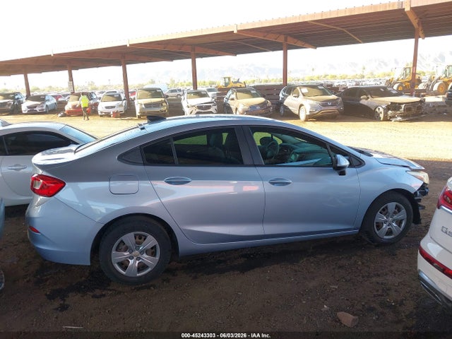 45243303 :رقم المزاد ، 1G1BC5SM6J7137409 vin ، 2018 Chevrolet Cruze Ls Auto مزاد بيع