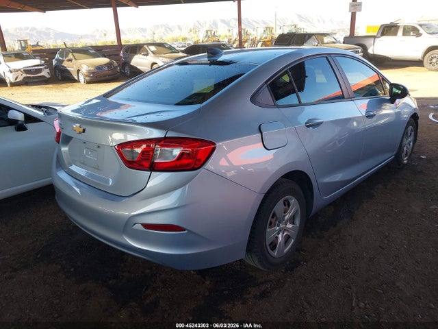 45243303 :رقم المزاد ، 1G1BC5SM6J7137409 vin ، 2018 Chevrolet Cruze Ls Auto مزاد بيع