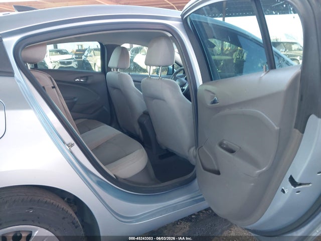 45243303 :رقم المزاد ، 1G1BC5SM6J7137409 vin ، 2018 Chevrolet Cruze Ls Auto مزاد بيع