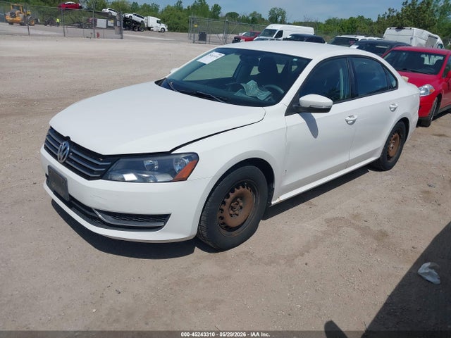 45243310 :رقم المزاد ، 1VWAT7A32FC077387 vin ، 2015 Volkswagen Passat 1.8t S مزاد بيع