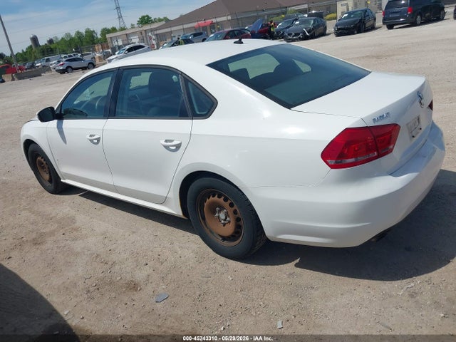 45243310 :رقم المزاد ، 1VWAT7A32FC077387 vin ، 2015 Volkswagen Passat 1.8t S مزاد بيع