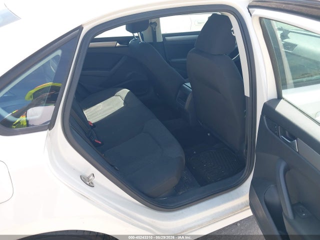 45243310 :رقم المزاد ، 1VWAT7A32FC077387 vin ، 2015 Volkswagen Passat 1.8t S مزاد بيع