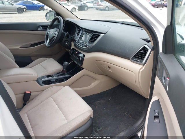 KM8J23A49HU264030 Hyundai TUCSON SE