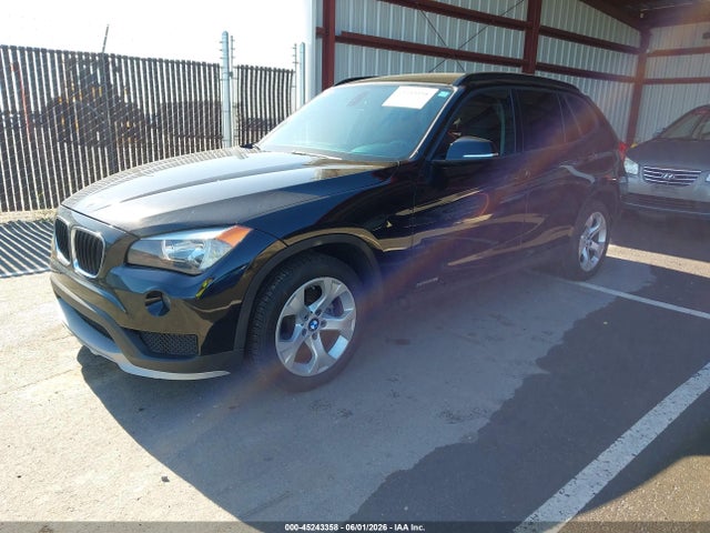 2015 Bmw X1 Sdrive28i მანქანა იყიდება აუქციონზე, vin: WBAVM1C5XFV498966, აუქციონის ნომერი: 45243358
