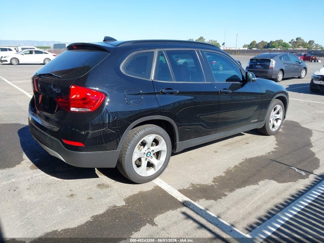 2015 Bmw X1 Sdrive28i მანქანა იყიდება აუქციონზე, vin: WBAVM1C5XFV498966, აუქციონის ნომერი: 45243358