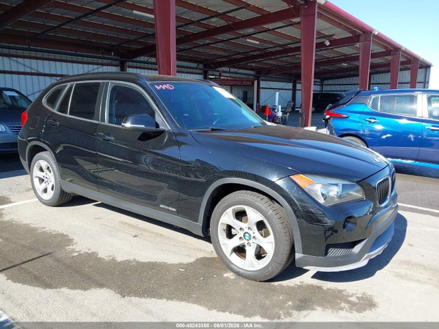 2015 Bmw X1 Sdrive28i მანქანა იყიდება აუქციონზე, vin: WBAVM1C5XFV498966, აუქციონის ნომერი: 45243358