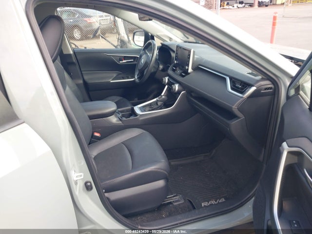 Продажа на аукционе авто 2019 Toyota Rav4 Xle Premium, vin: JTMC1RFVXKJ016673, номер лота: 45243420