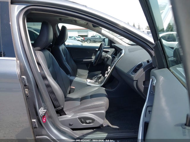YV4612RMXG2850058 Volvo Xc60 T5 Platinum