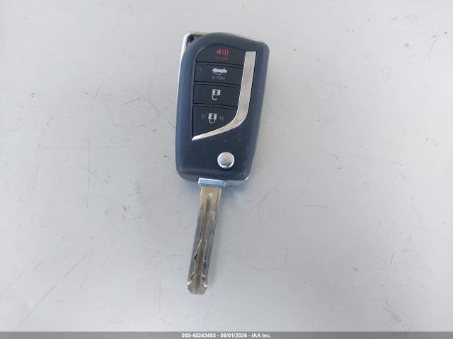 45243493 :رقم المزاد ، JTDEPRAE8LJ033262 vin ، 2020 Toyota Corolla Le مزاد بيع