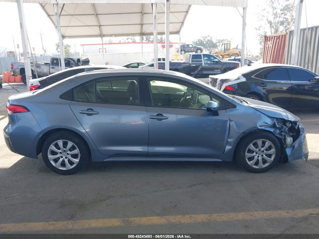 45243493 :رقم المزاد ، JTDEPRAE8LJ033262 vin ، 2020 Toyota Corolla Le مزاد بيع