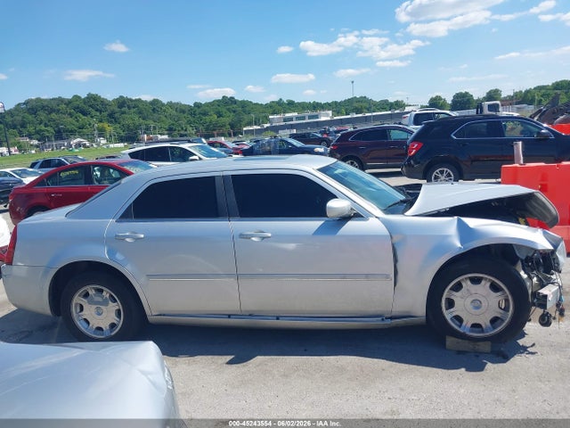 Продажа на аукционе авто 2005 Chrysler 300 Touring, vin: 2C3JA53G55H674921, номер лота: 45243554