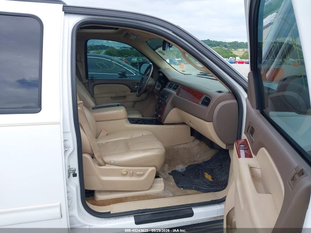 45243622 :رقم المزاد ، 1GNSKBE06BR390681 vin ، 2011 Chevrolet Tahoe Lt مزاد بيع